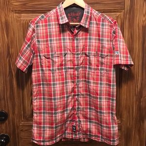 Men’s Kuhl short sleeve plaid shirt small Button